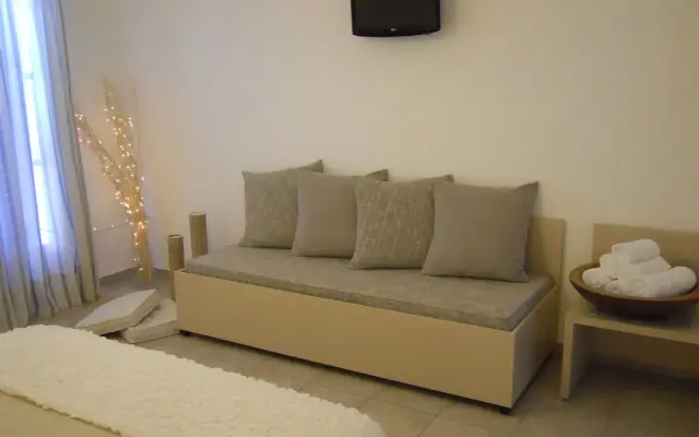 Kosmitis Suites & Villas