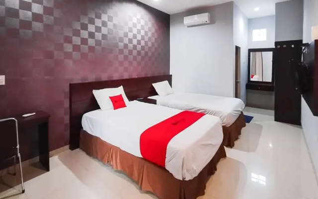 RedDoorz Syariah Near Lotte Grosir Medan