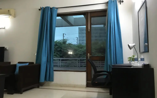 Luxury Suites and Hotels-HUDA City Center