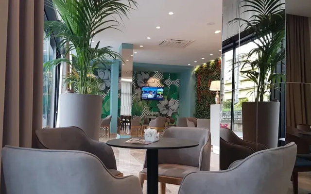 Blue Marine Beach Hotel