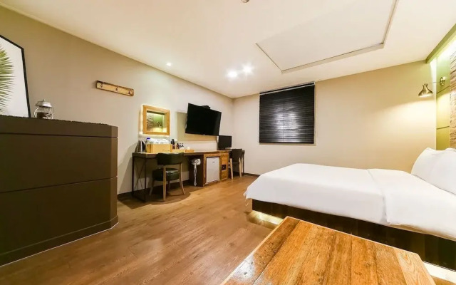 Gyeongsan TOP Motel