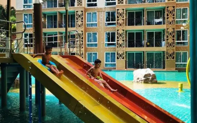 Atlantis condominium Jomtien by Richard