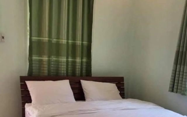 Resort Baan Saengthip Renunakhon
