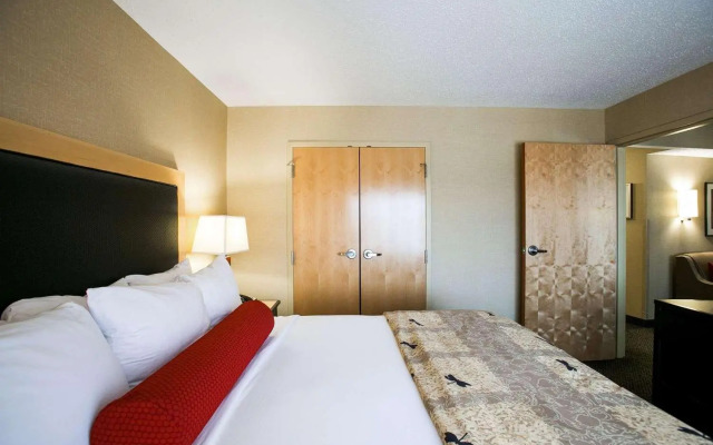 Cambria Suites Indianapolis Airport