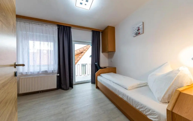 Zeltweg-Rooms