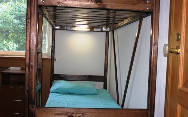 Hostel 12 ( for female) комната для гостей