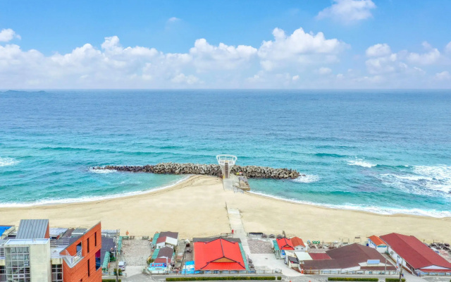 Gangneung Badajungwon Pension