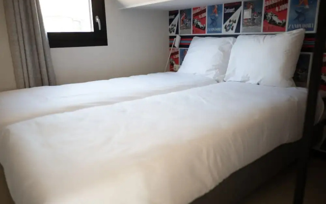 Modern Lodge With Dishwasher, Near the Sea