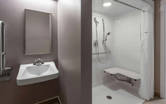 Microtel Inn & Suites by Wyndham Bethel/Danbury