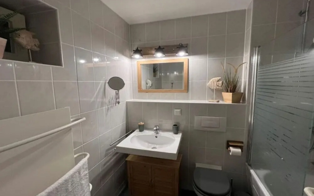 Comfortplus Apartment With Terrace