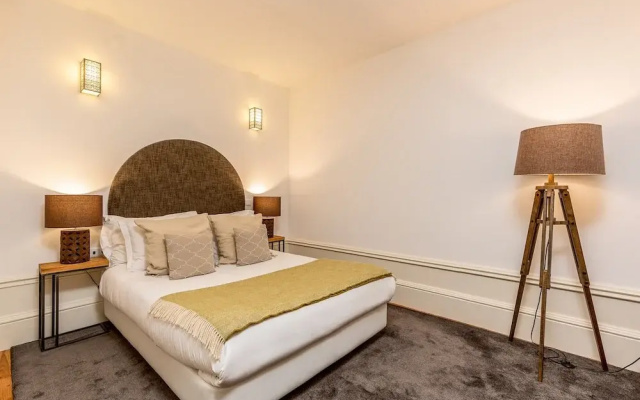 Modern Porto Studio With Essential Amenities