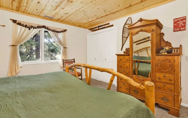 Cove Lakefront Chalet #2098