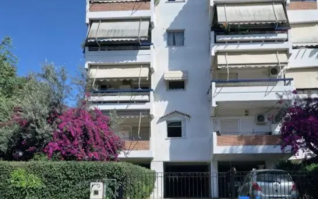 Spacious 3BR Apt w/ Large Balcony|Near Metro & ACS
