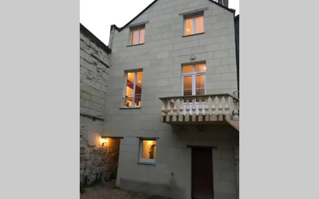 Jolie maison en tuffeau dans le centre de Saumur
