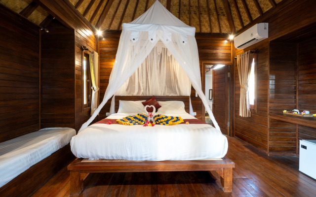 Karang Mas Villa by WizZeLa