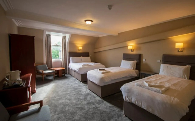 The Stromness Hotel by Paymán Club