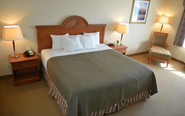 The Red Coach Inn & Suites