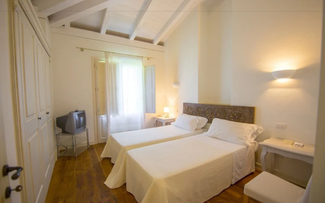 Tarthesh Hotel