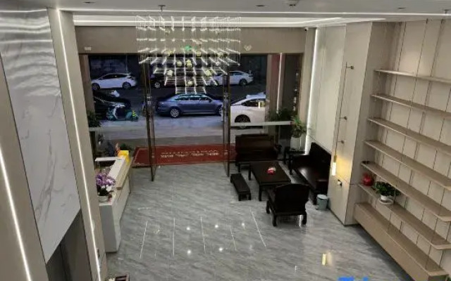 Longsheng Grand Hotel (Fangchenggang High-Speed Rail North Station)