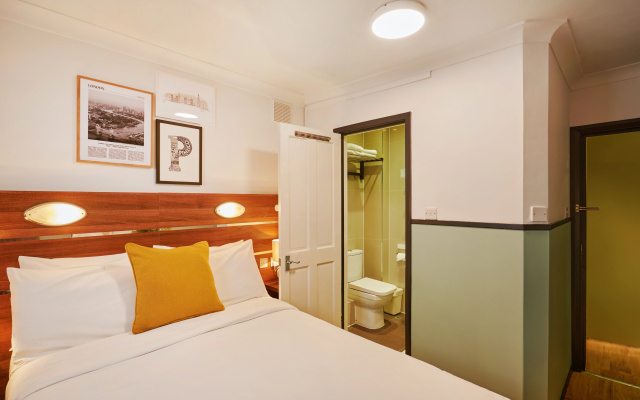 Huttons Hotel, Victoria London