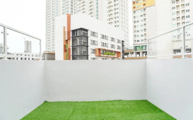 Good Deal Studio Loft Mezzanine (No Kitchen) At Kubikahomy Apartment