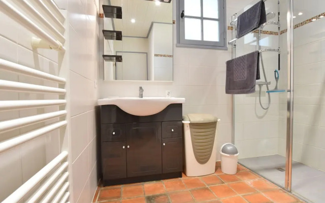 Cozy Holiday Home in Saint-gervais With Beach Near