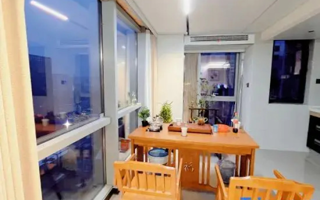 Huanxi Homestay (Jinrong Plaza Lanhe Park Subway Station)