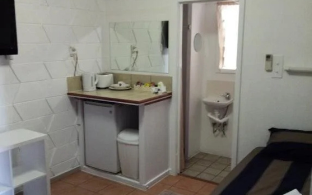 Young Australian Hotel