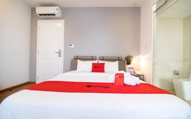 RedDoorz Plus near Saigon Train Station