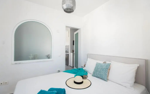 Olive Tree, Mykonos Town 2BRM Apartment with Pool