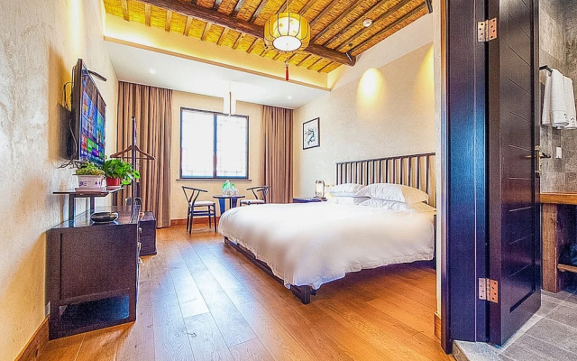 Wuzhen Ziye Musu Inn