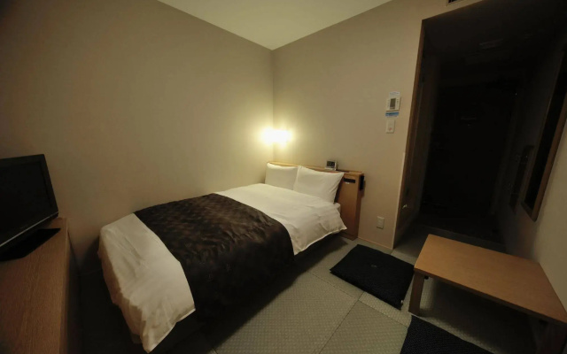 Hamilton Hotel Blue