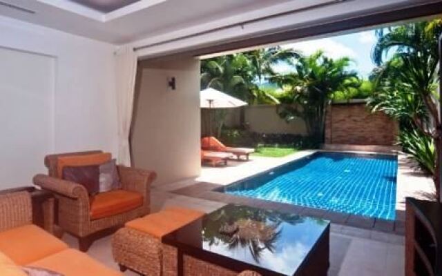 Отель Bangtao Private Villas Phuket балкон