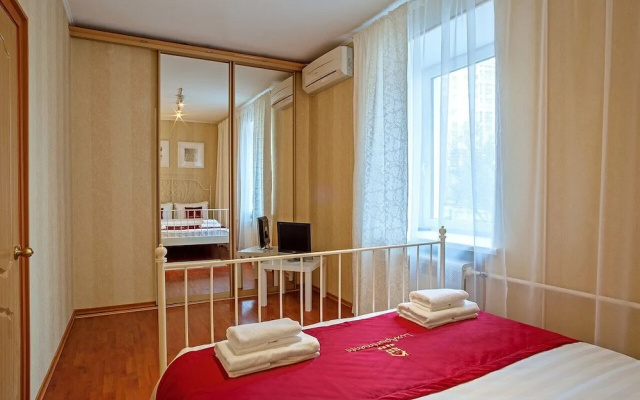 LuxApartments Lyusinovskaya street 48-50