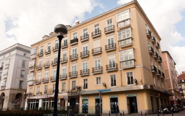 Отель Plaza Pombo B&B Испания, Сантандер - отзывы, цены и фото номеров - забронировать отель Plaza Pombo B&B онлайн вид на фасад