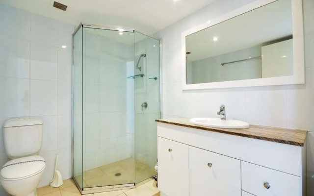 Albacore, Unit 6, 12 Ondine Close