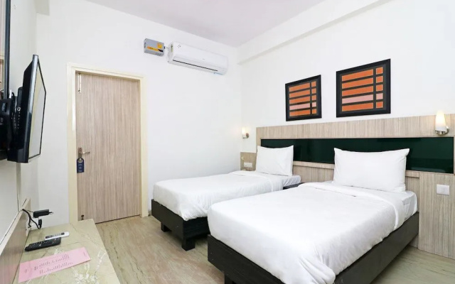 SilverKey Executive Stays 19389 Divine Inn Rajouri Garden