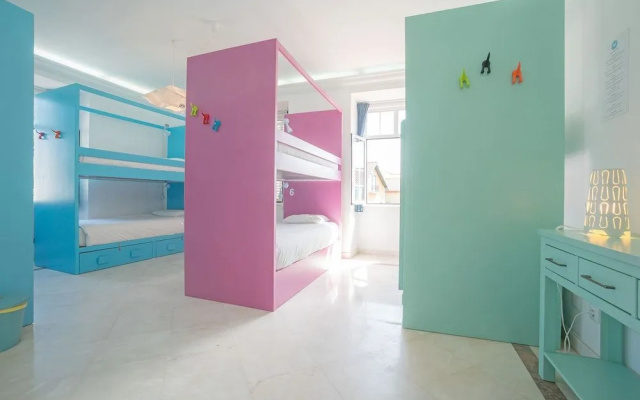 BLUE Boutique Hostel & Suites