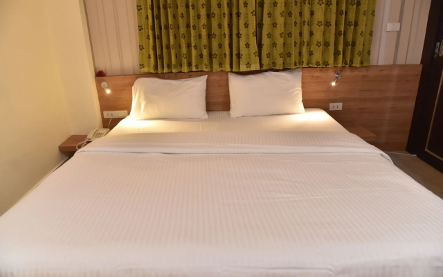 Rose Nana Hotel