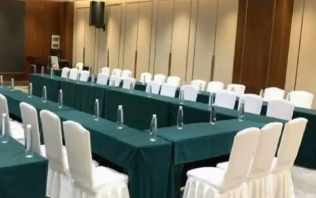 Tang Xiao-Zhu · Tangshan Feast Cultural and Tourism Hotel