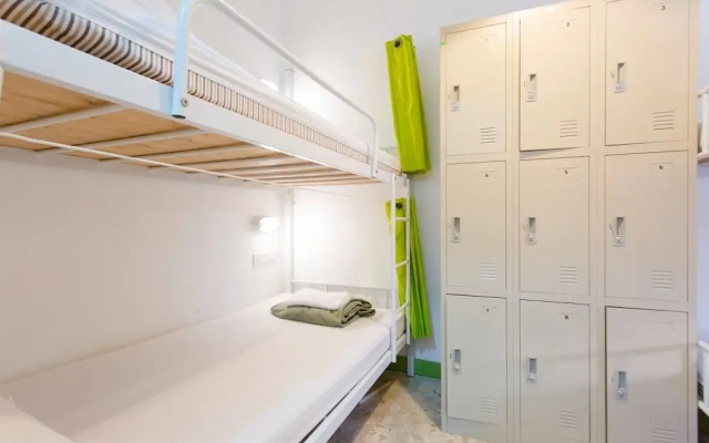 Ploy Hostel