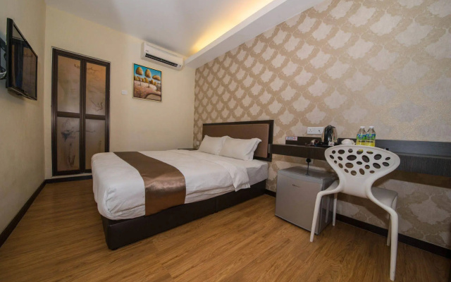 OYO 1214 Oro Hotel