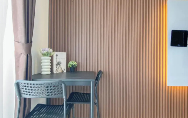 Studio Room Near Kalideres Station At Daan Mogot City Apartment