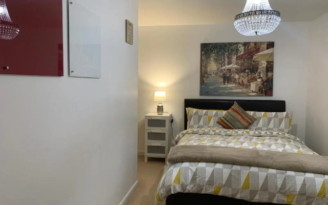 Holland Drive 2 Bedroom Flat (Adults Only)