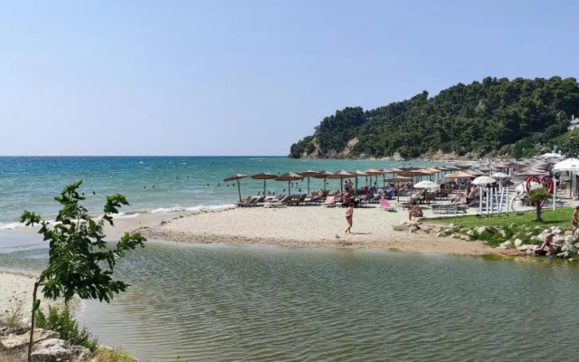 Siviri Beach Artist Suite