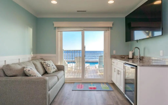 Clear Skies by Oak Island Accommodations