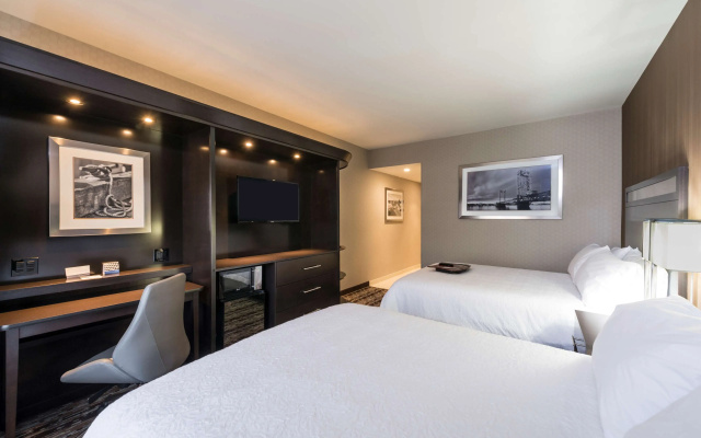 Hampton Inn & Suites Portsmouth Downtown