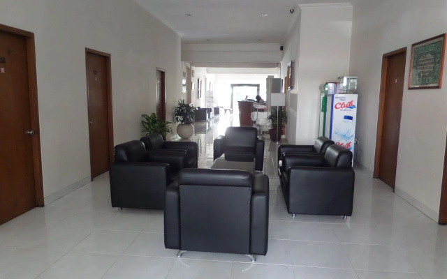 Arini Hotel