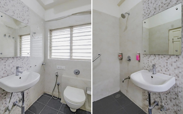 Capital O 77528 Smile Hotels