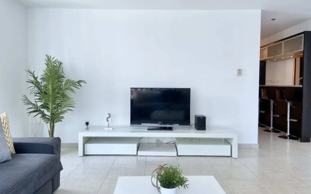 Spacious 1-bedroom Apartment in Dubai Marina
